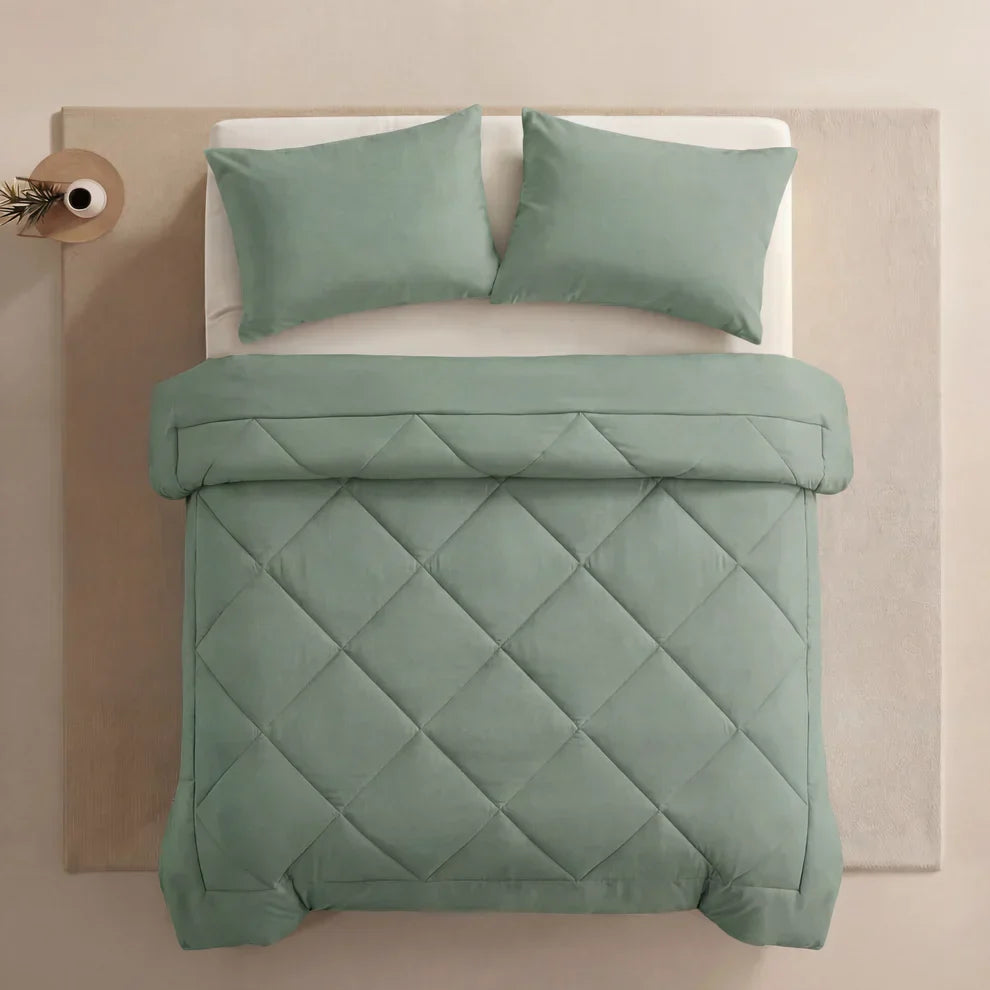 EasySleep® Duvet – The 2-in-1 quick-dry duvet that eliminates the need for bed sheets.